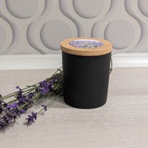 Naturalna świeca sojowa LAVENDER GARDEN lawenda z nutą trawy cytrynowej